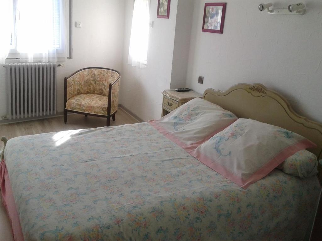 L' Auberge Campagnarde, Lourdes Poueyferré Szoba fotó