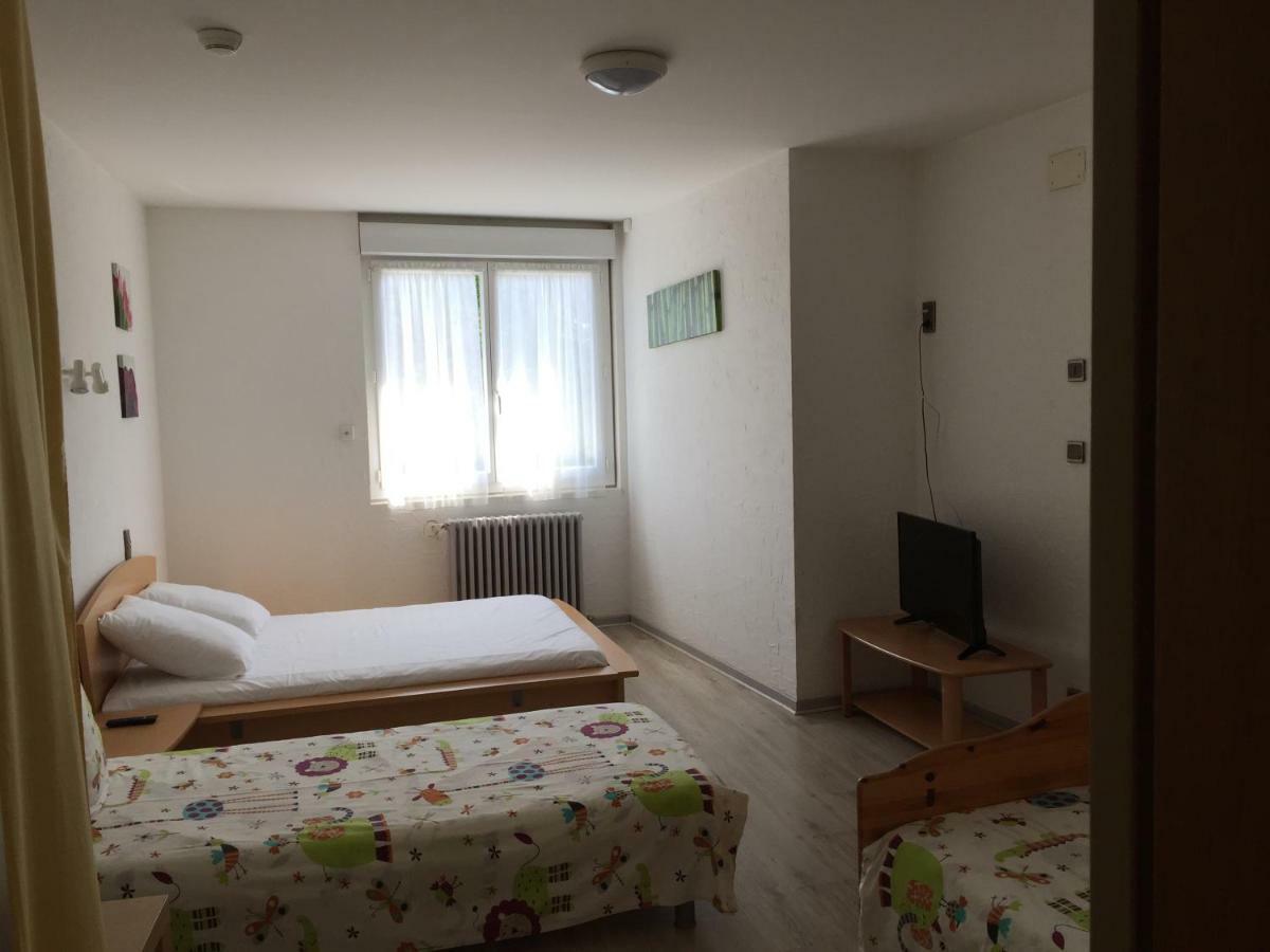 L' Auberge Campagnarde, Lourdes Poueyferré Kültér fotó